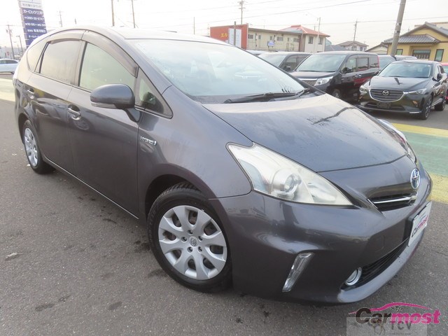 2012 Toyota PRIUS α