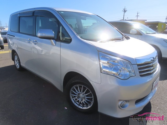 2011 Toyota Noah