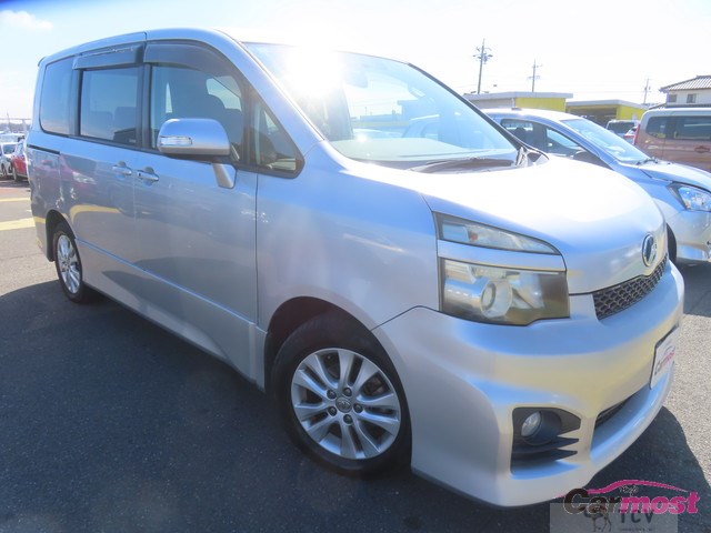 2013 Toyota Voxy