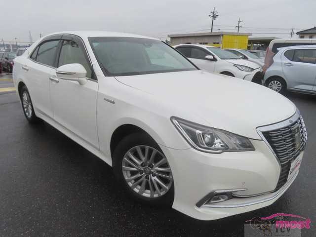 2017 Toyota Crown Hybrid