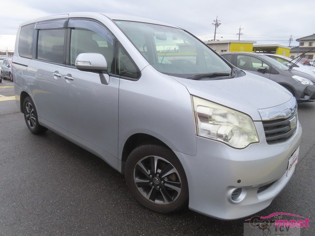 2012 Toyota Noah