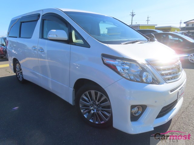 2013 Toyota Alphard