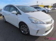 2013 Toyota PRIUS α