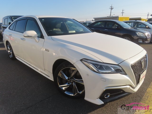 2019 Toyota Crown Hybrid