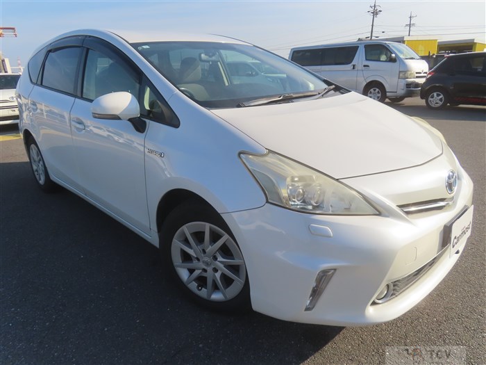 2013 Toyota PRIUS α