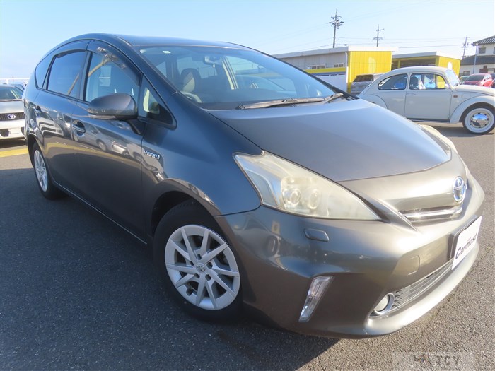 2013 Toyota PRIUS α