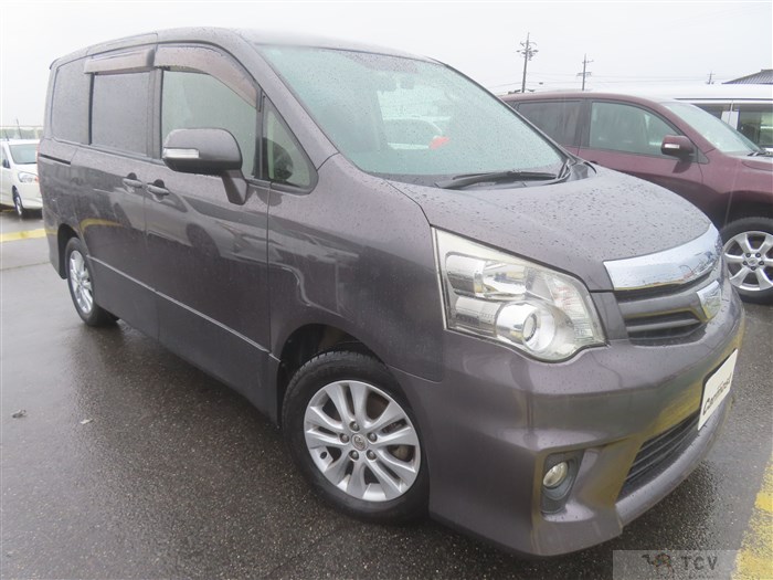 2013 Toyota Noah