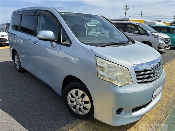 2011 Toyota Noah