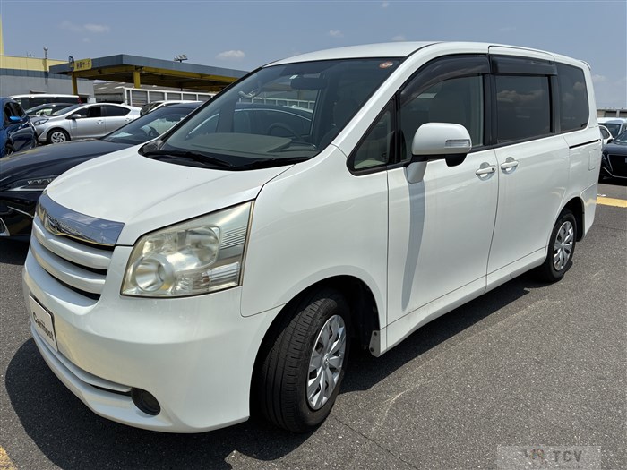 2007 Toyota Noah