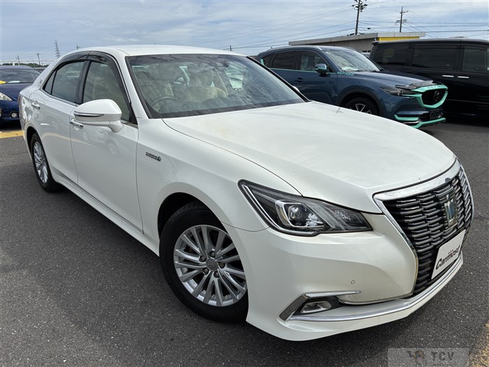 2017 Toyota Crown Hybrid