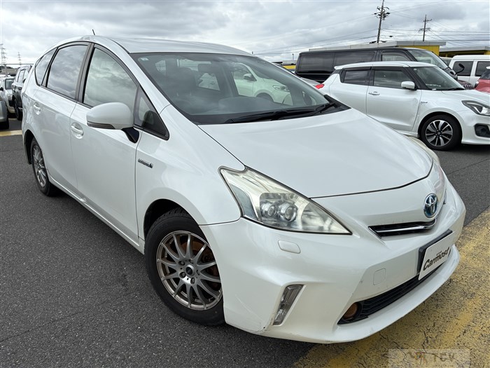 2013 Toyota PRIUS α