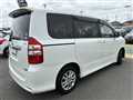 2011 Toyota Noah
