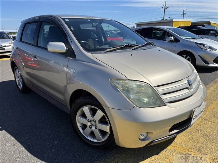 2003 Toyota IST