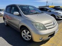 2003 Toyota IST