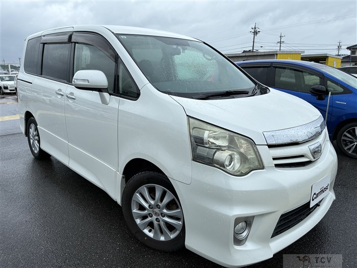 2011 Toyota Noah
