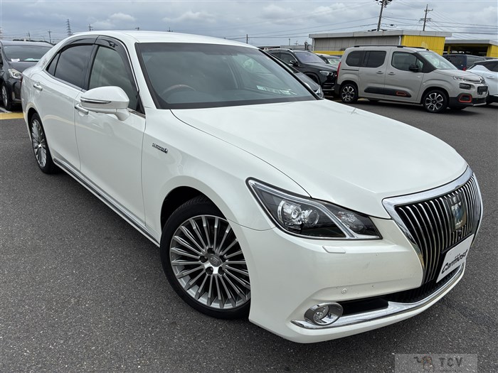 2014 Toyota Crown Majesta