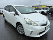 2012 Toyota PRIUS α