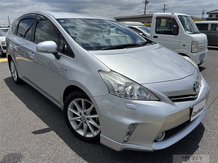 2013 Toyota PRIUS α