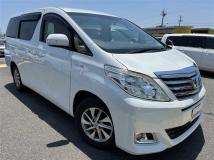 2013 Toyota Alphard Hybrid