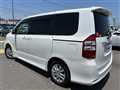 2011 Toyota Noah