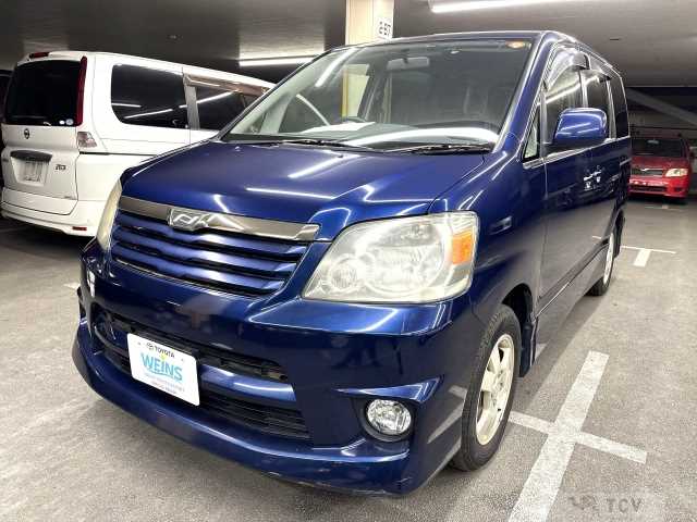 2003 Toyota Noah