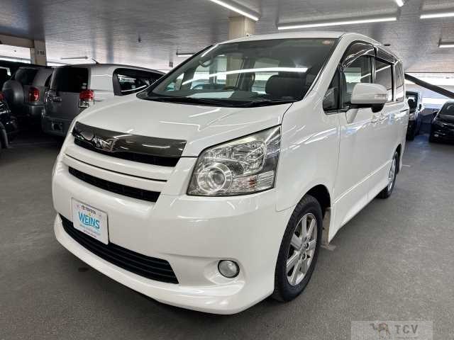 2009 Toyota Noah