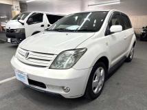 2004 Toyota IST