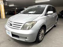 2005 Toyota IST