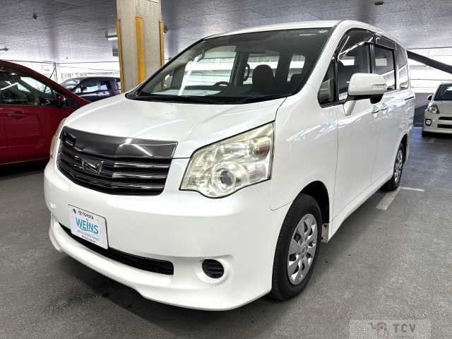 2011 Toyota Noah