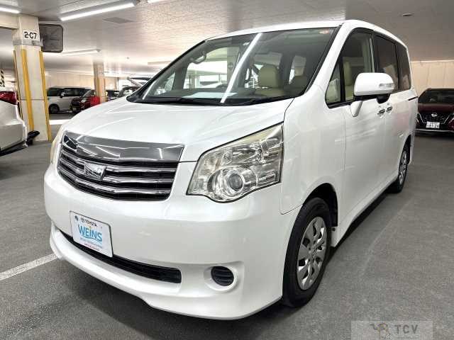 2011 Toyota Noah