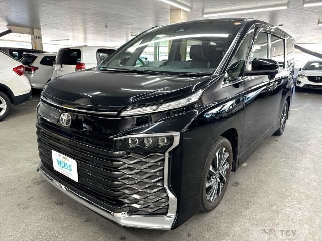 2022 Toyota Voxy