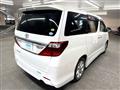 2013 Toyota Alphard