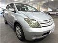 2004 Toyota IST