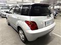 2004 Toyota IST