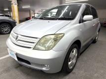 2004 Toyota IST