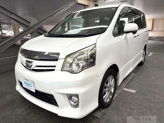 2011 Toyota Noah