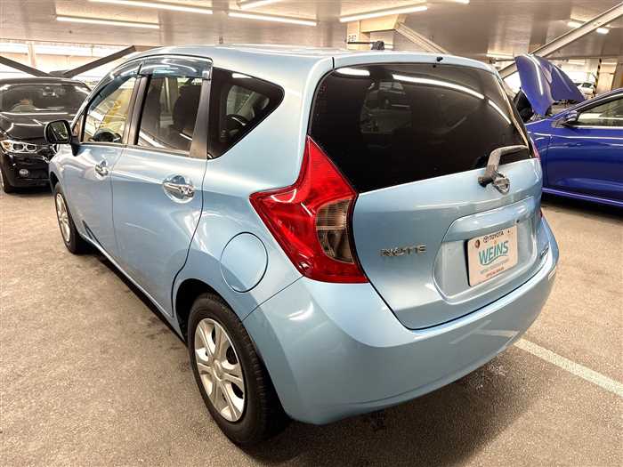 Nissan Note 2013 photo 2