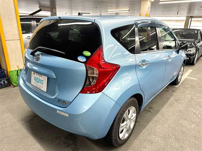 Nissan Note 2013 photo 4