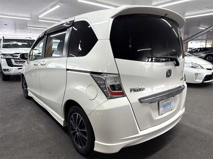 Honda Freed 2012 photo 2
