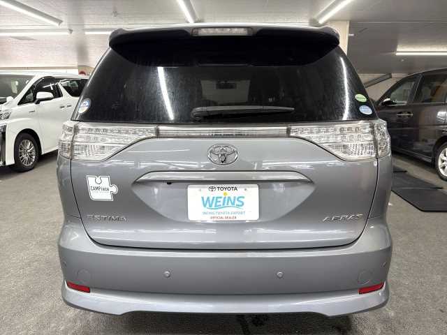 Toyota Estima 2013 photo 5