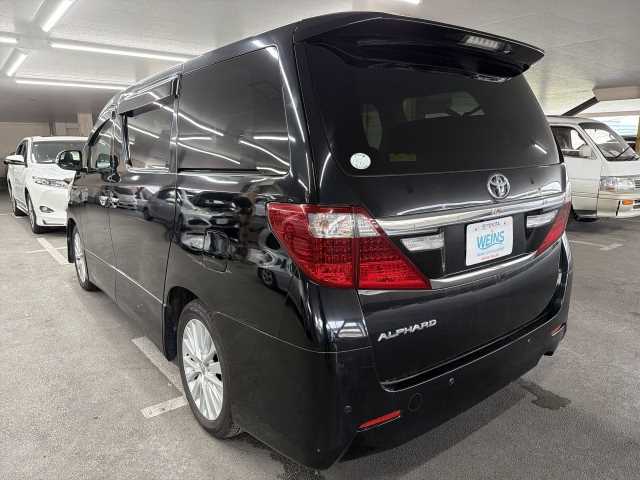 Toyota Alphard 2013 photo 4