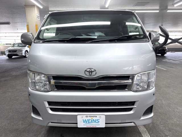 Toyota Hiace Van 2012 photo 2