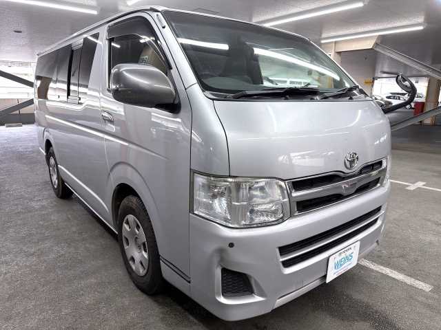 Toyota Hiace Van 2012 photo 3