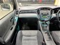 2001 Toyota Kluger V