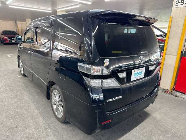 Toyota Vellfire 2010 photo 4