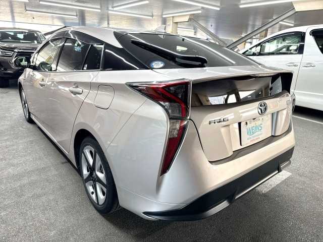 Toyota Prius 2016 photo 4