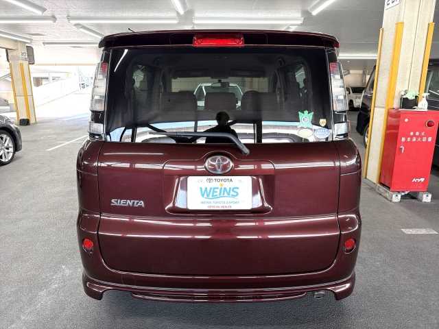 Toyota Sienta 2011 photo 5