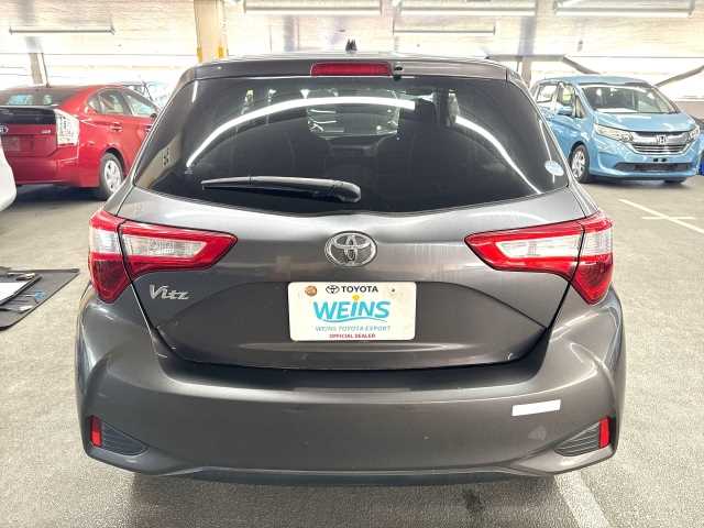 Toyota Vitz 2017 photo 5