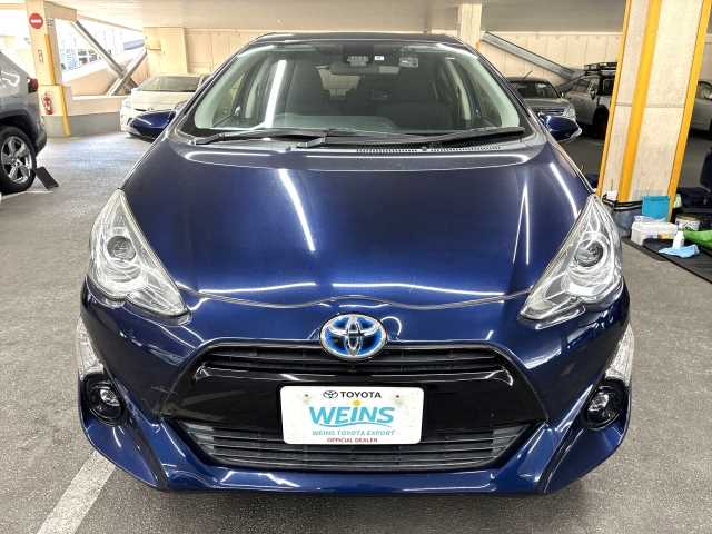 Toyota Aqua 2016 photo 2