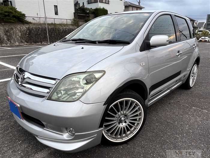 2004 Toyota IST